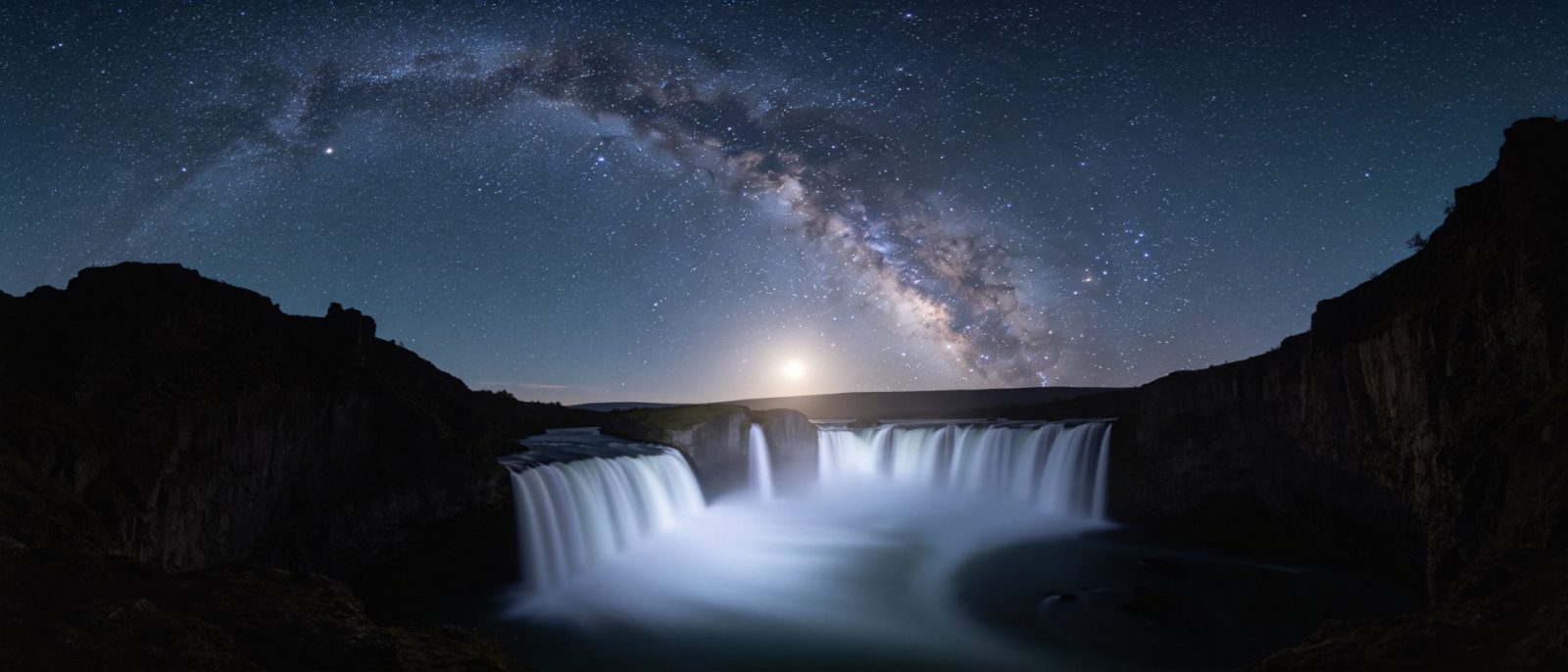 瀑布星空高清壁纸预览