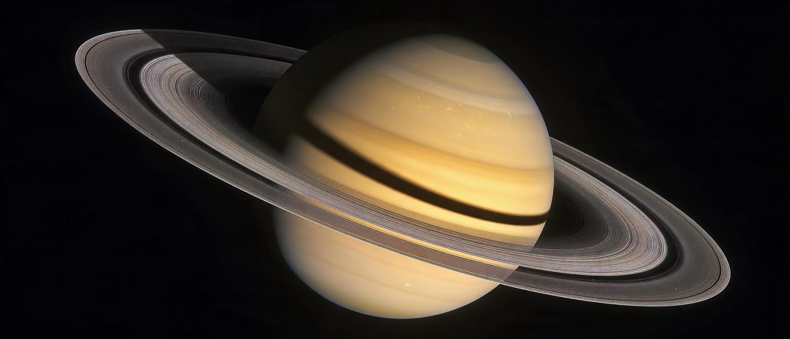 土星环特写高清壁纸预览