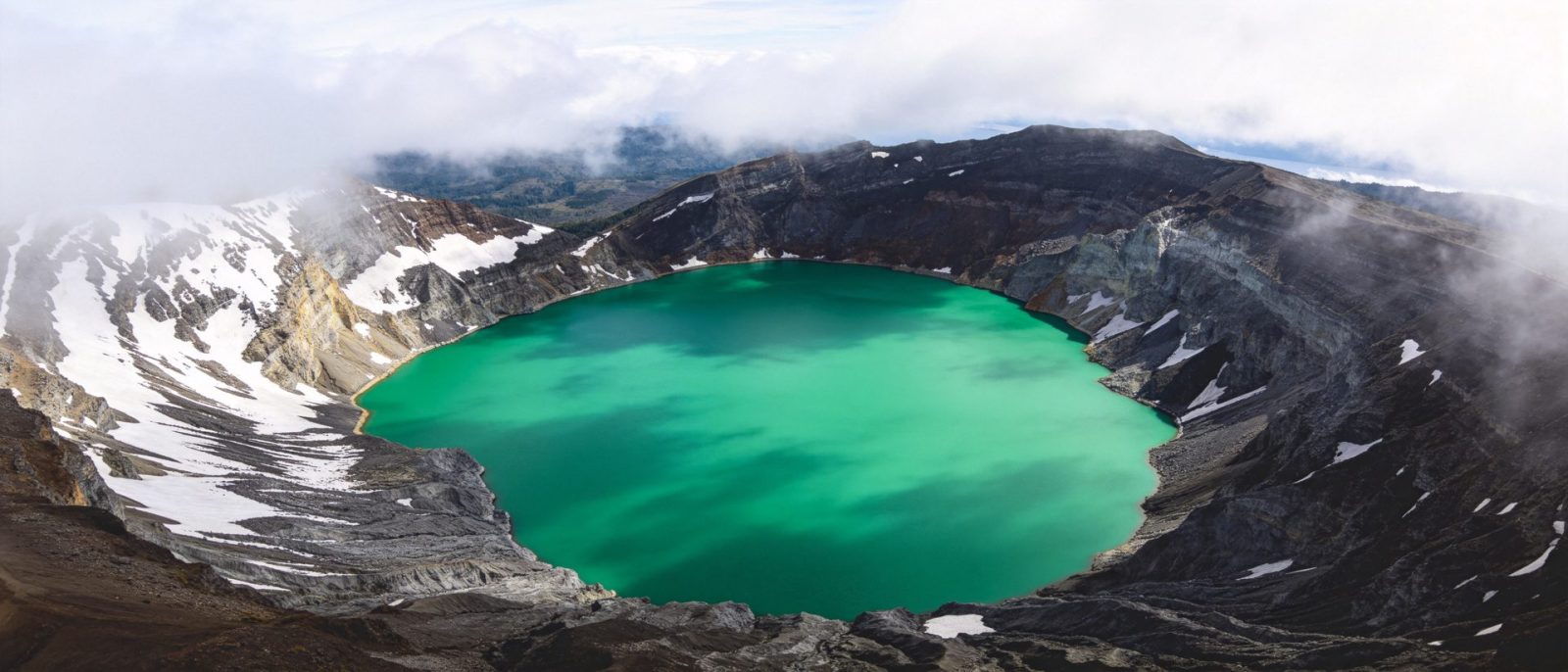 火山口湖高清壁纸预览