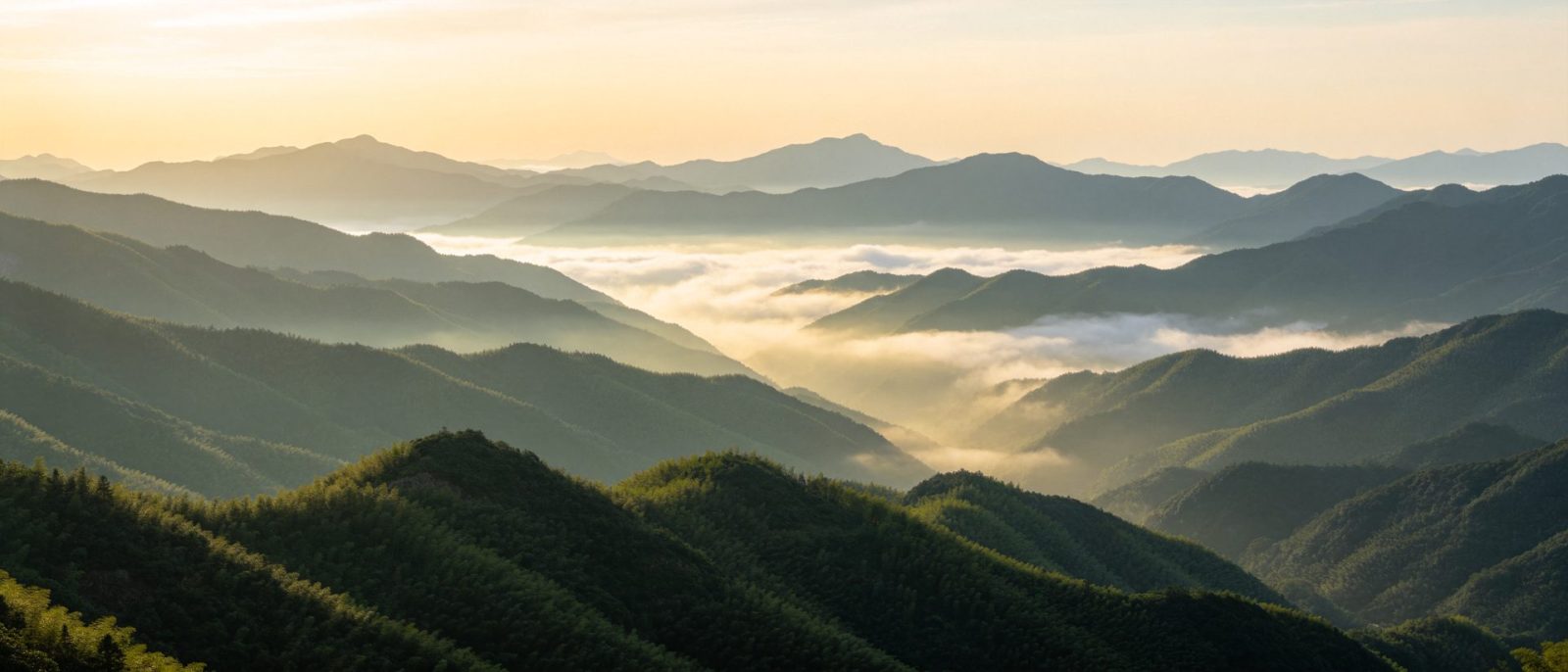 层峦叠嶂高清壁纸预览